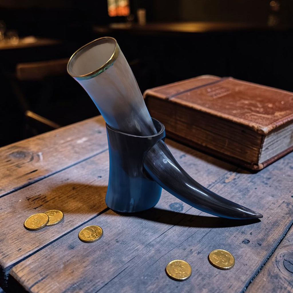 Horn Drinking vessel (or vase)