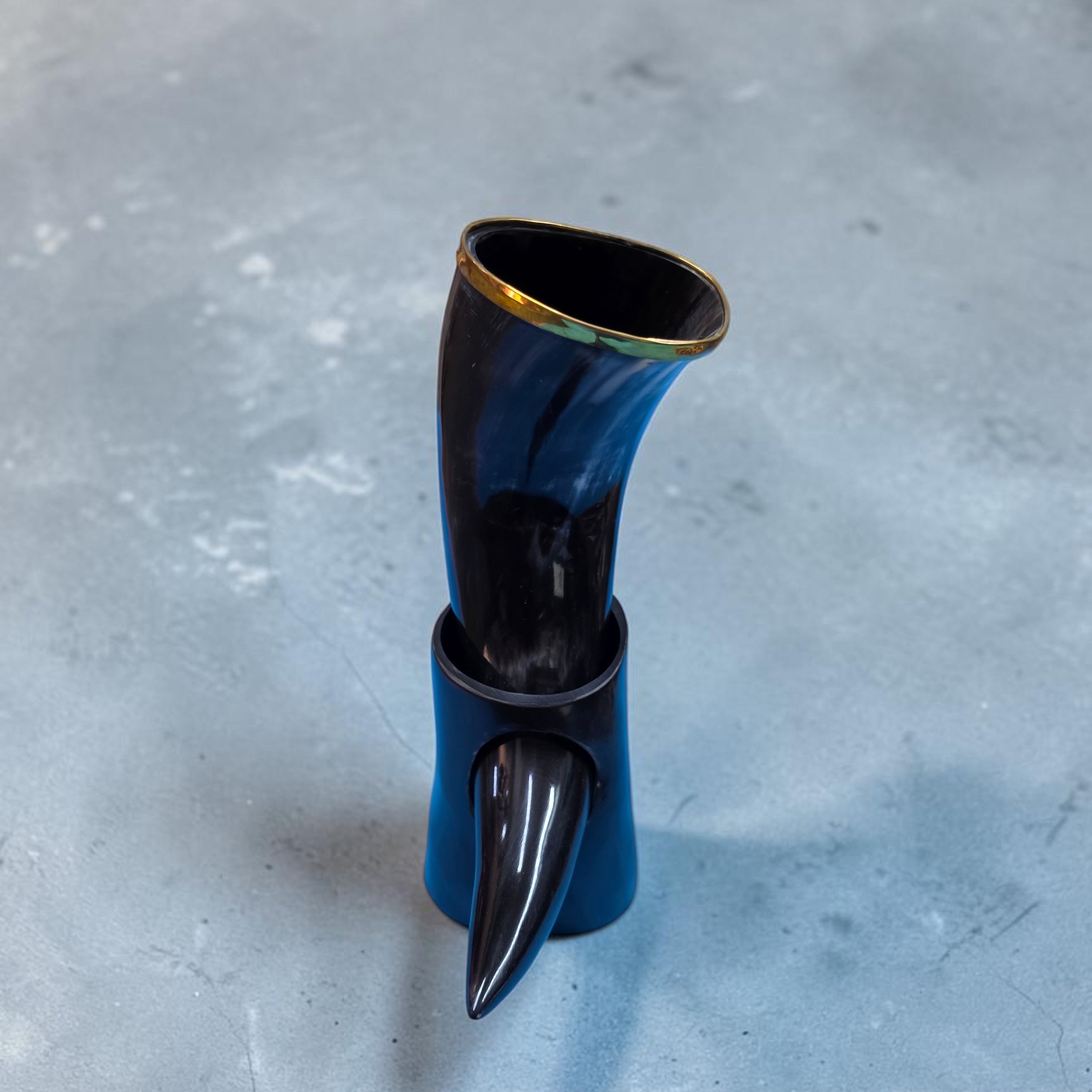 Horn Drinking vessel (or vase)
