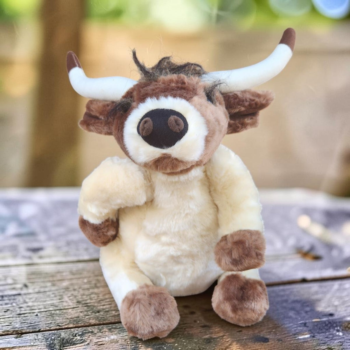 Toy Longhorn (small, sitting)